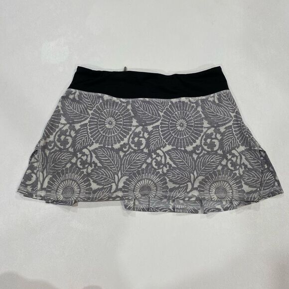 Lululemon Pace Setter Skirt Gray Floral Print Size 4 Running Athletic Skort - Picture 1 of 7